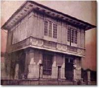 This was taken during the Japanese Occupation. The Japanese upon arrival in 1942 commandered the house of Domingo Zamora ( Inggong Puray ) in Barrio Sto. Nio. They use the place as their military head quarters and garrison. Inggong Puray, known nationalist in Marikina, headed a group in 1903 to established a new religous group to be called 