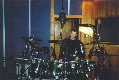 Gary behind his 
Pearl Masters Custom during the recording sessions.