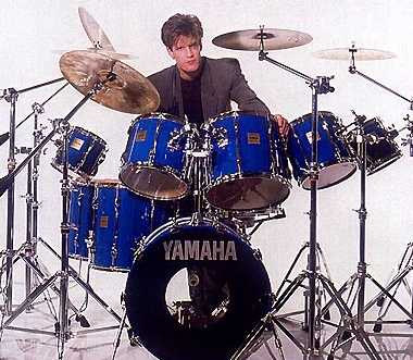 Gary and his Yamaha 'inverted' rig
that EVERYONE was so scared about! 
I have the pleasure of owning this beauty 
of a kit - a great opportunity for me.