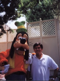 goofy.JPG (28707 bytes)