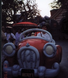 mickeycar.JPG (25714 bytes)