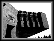 Liberation monument at Varna 3 * 704 x 528 * (98KB)