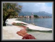 Fishing net at Kastel Stari * 704 x 528 * (99KB)