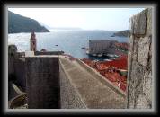 Walls of Dubrovnik * 704 x 497 * (98KB)