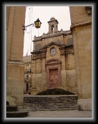 Church in Senglea * 470 x 610 * (98KB)