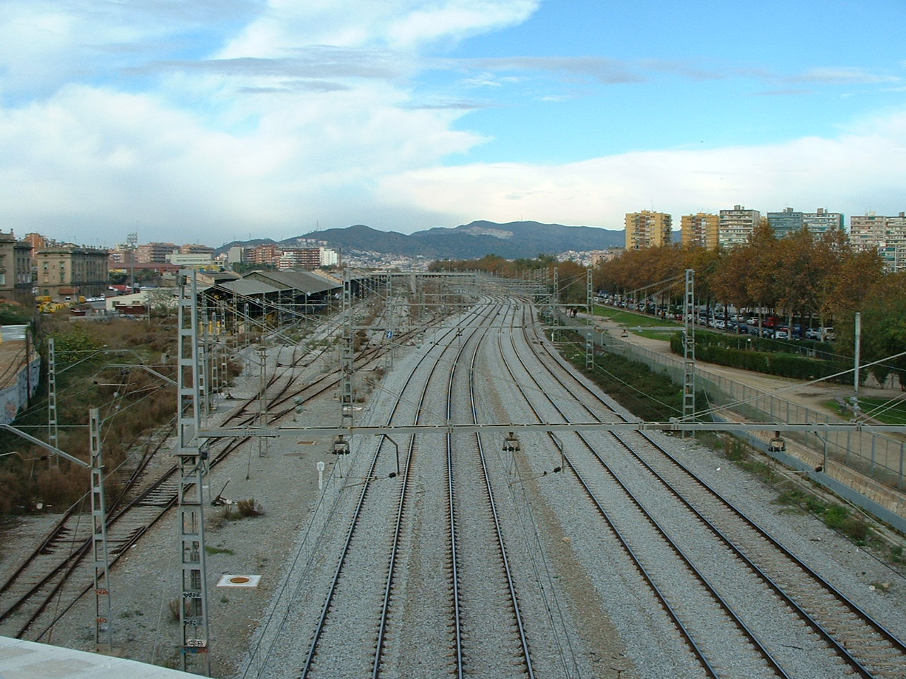 Vista de la playa de vías de la Sagrera, donde se ubicará la futura estación central de Barcelona.