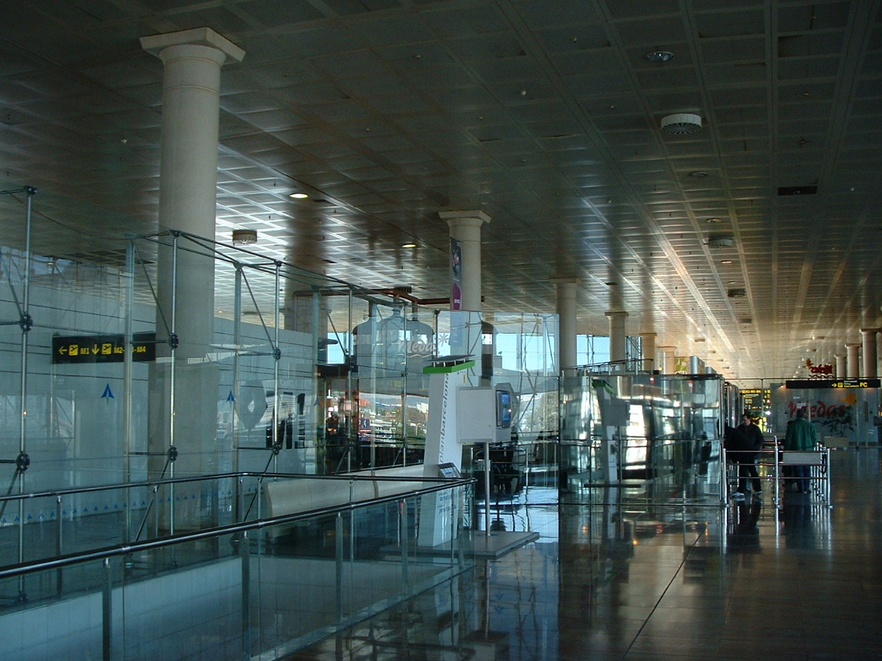 Interior de la Terminal C, destinada a salidas y llegadas del puente aéreo Madrid-Barcelona.