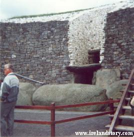 The entrance to Newgrange [16kB]