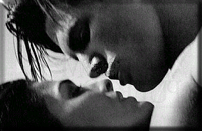 kissing.gif (37155 bytes)