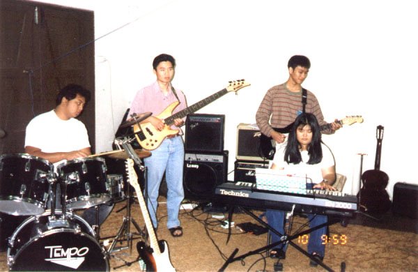 1_3.jpg (47954 bytes)