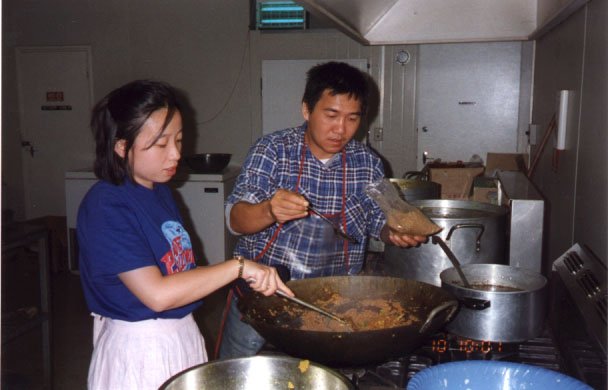 1_4.jpg (41658 bytes)