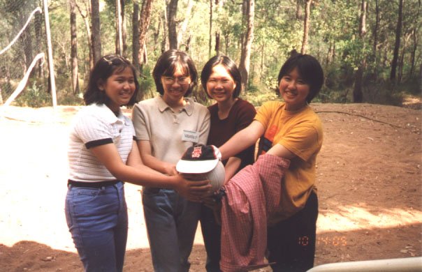 2_1.jpg (57390 bytes)