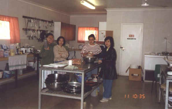 2_10.jpg (36906 bytes)