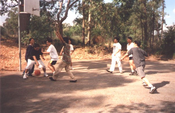 2_2.jpg (57802 bytes)