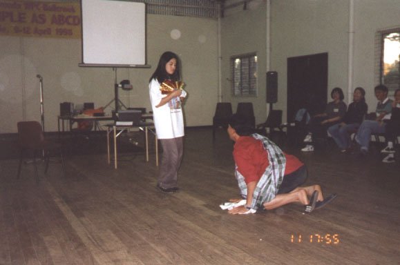 2_23.jpg (32296 bytes)