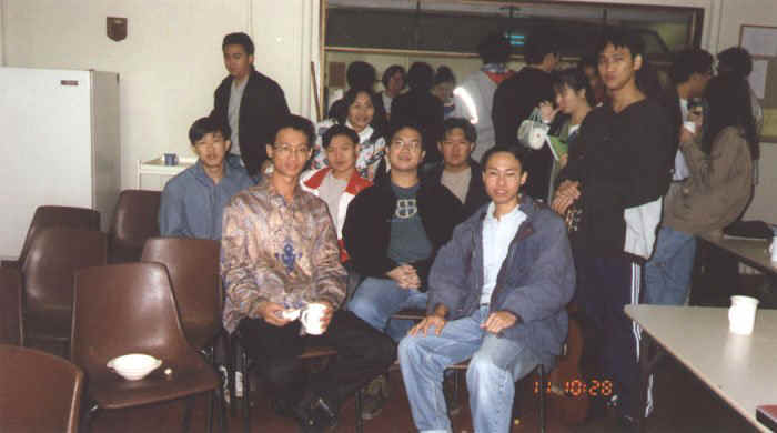 2_8.jpg (46792 bytes)