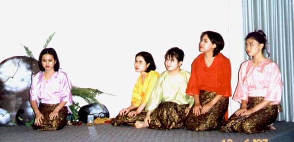 2_3.jpg (28686 bytes)