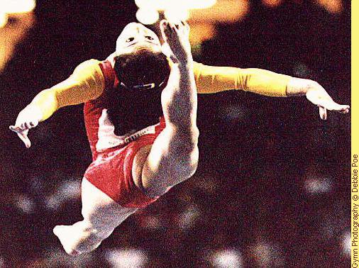 A beautiful Yang Bo jump from Liu Xuan ('95 IBM Atlanta Invitational).