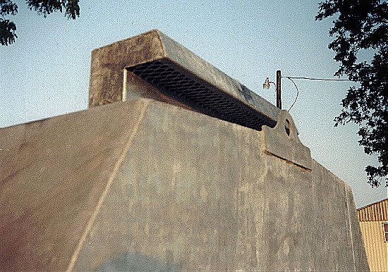 a005.jpg (88919 bytes)