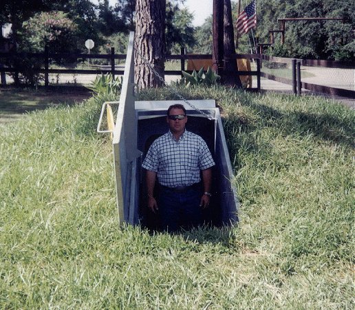 a008.jpg (98893 bytes)