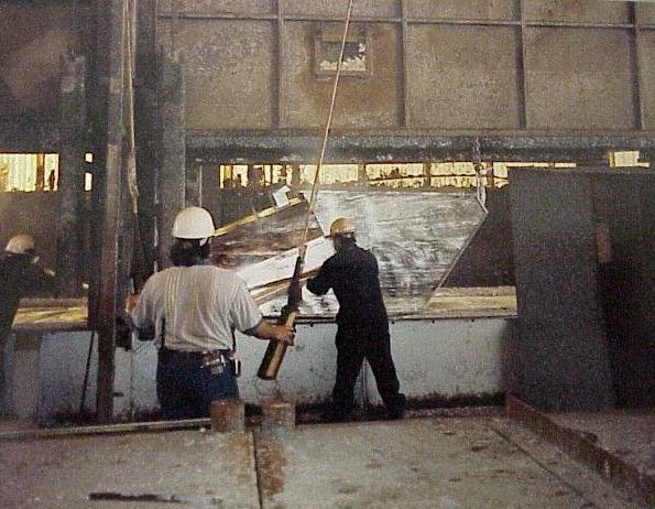 c012.jpg (71104 bytes)