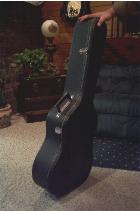 guitarcase.JPG (5353 bytes)