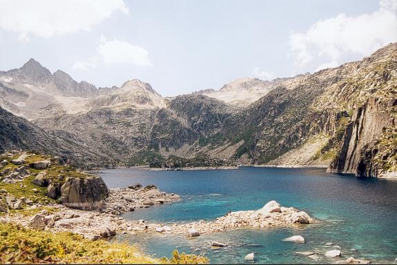 LacmarG.jpg (56155 bytes)