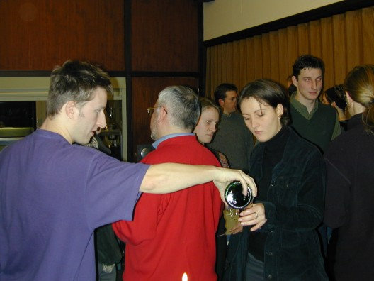 Hoe versier ik andermans lief? Voer ze dronken!