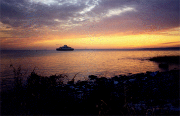 bast�ferga i solnedgang