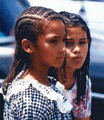 kim&naomi.jpg (15532 bytes)