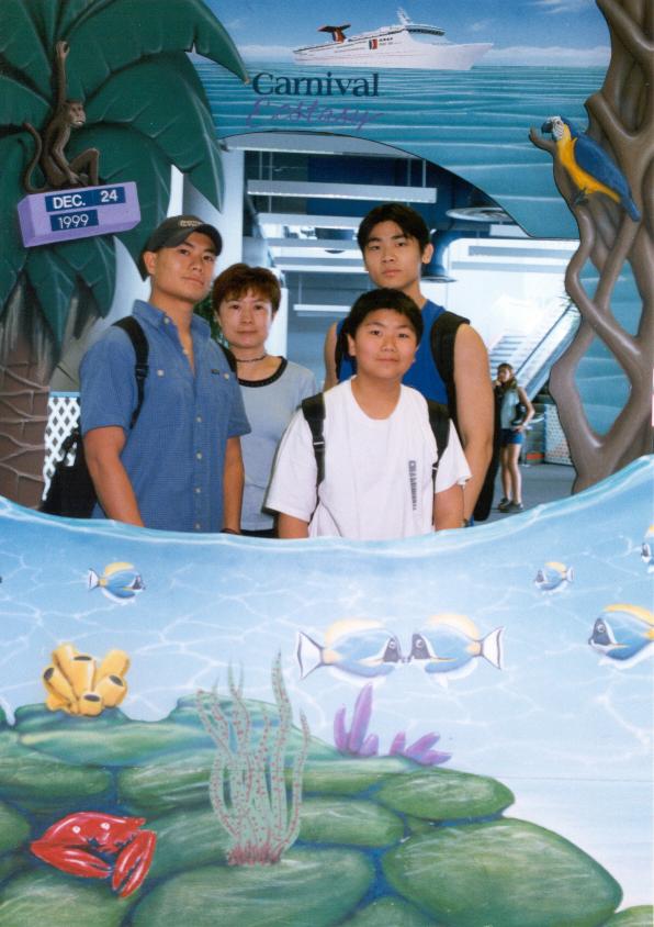 family1.jpg (73757 bytes)