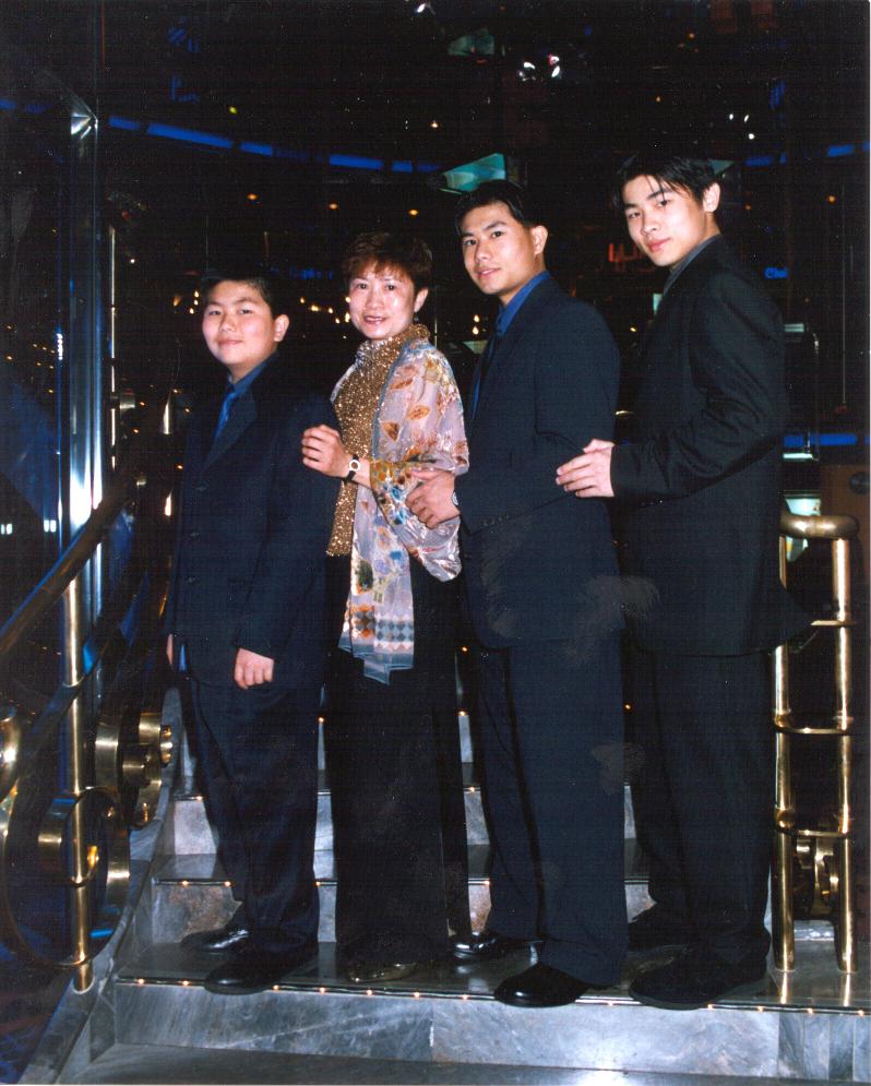 family4.jpg (107979 bytes)