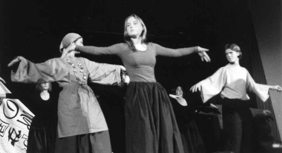 Houten_Clara.jpg (173739 bytes)