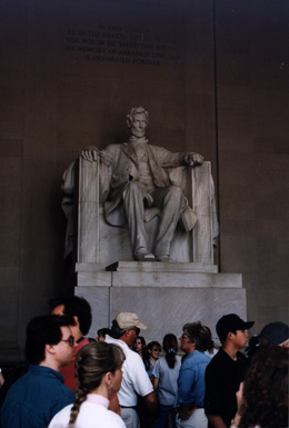 lincoln3.jpg (32943 bytes)