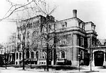 1900hq.jpg (8496 bytes)