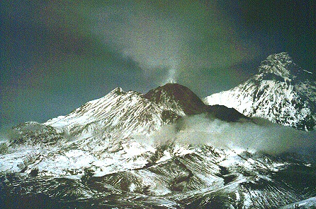 Bezymianny2.jpg (76199 bytes)