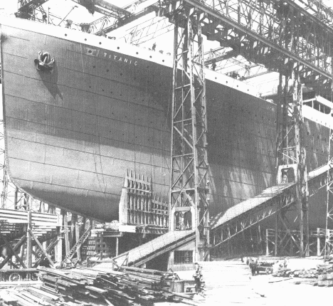 titan1.gif (98941 bytes)