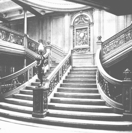 titan7.gif (90840 bytes)