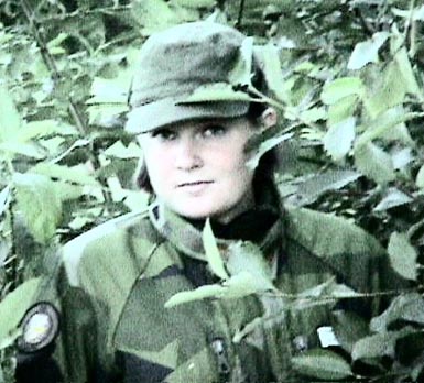 eva.jpg (47034 bytes)