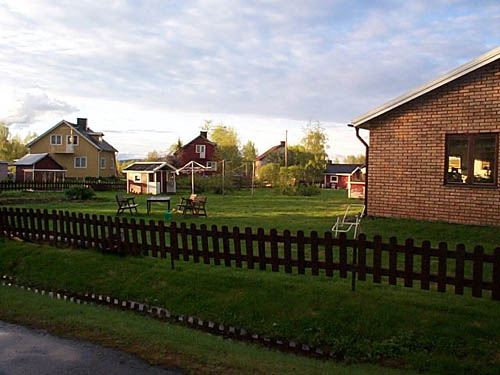 bakgard.jpg (45878 bytes)