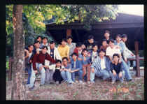 picnic.jpg (32723 bytes)