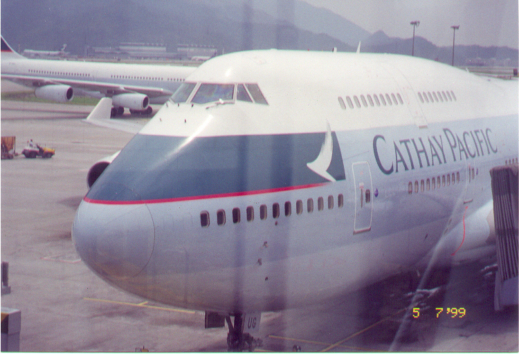 CX_B-HUG.jpg (484033 bytes)