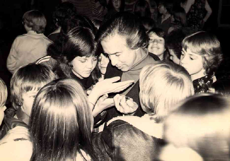 1975 Don Dunstan visit.JPG