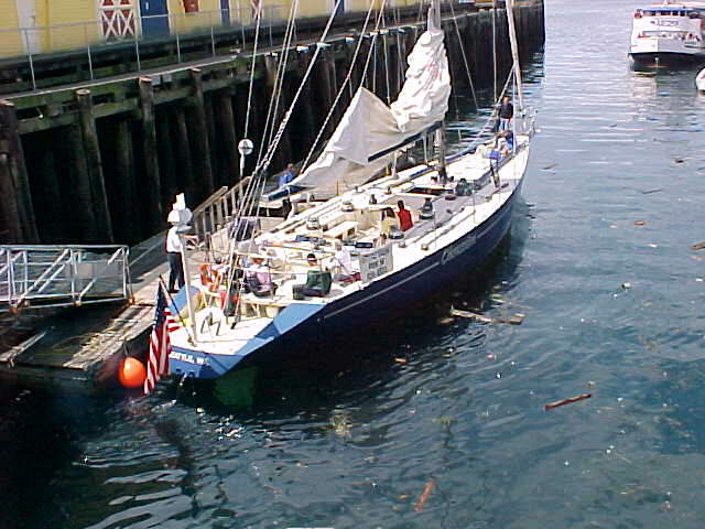 boat1.jpg (57114 bytes)