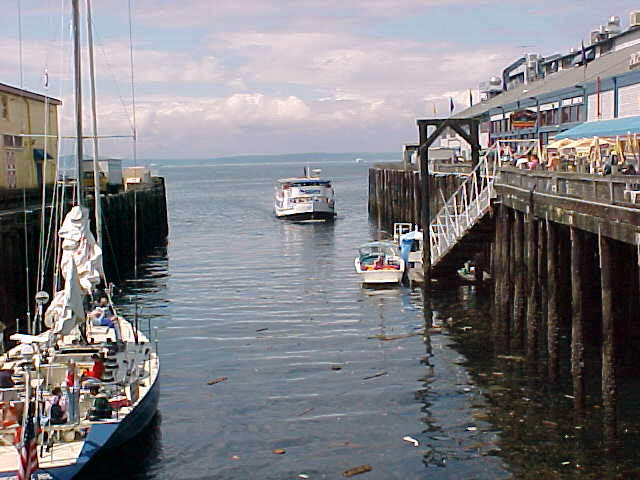 boat3.jpg (49804 bytes)