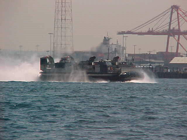 hover2.jpg (33502 bytes)