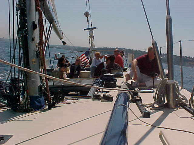 sailing.jpg (42785 bytes)