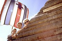 Audun, H�kon og Jens Fredrik er stolte over at de har f�tt opp skipet. Tre dager etterp� ble det vandalisert og revet. Longship er hard mot de harde og anmeldte forholdet!