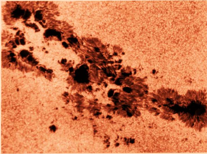 sunspot.jpg (58655 bytes)
