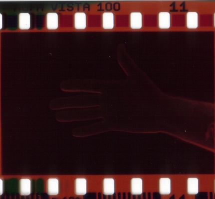 hand_negative.jpg (121196 bytes)